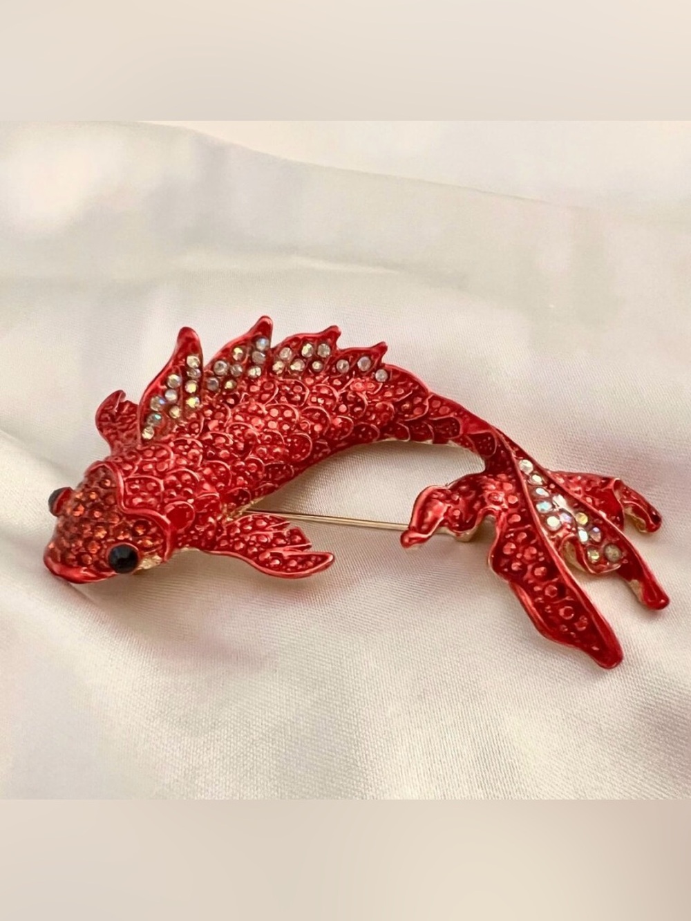🧷Vintage Goldfish/Koi/Fish Brooch on Gold-Tone Metal - Rhinestone and CZ